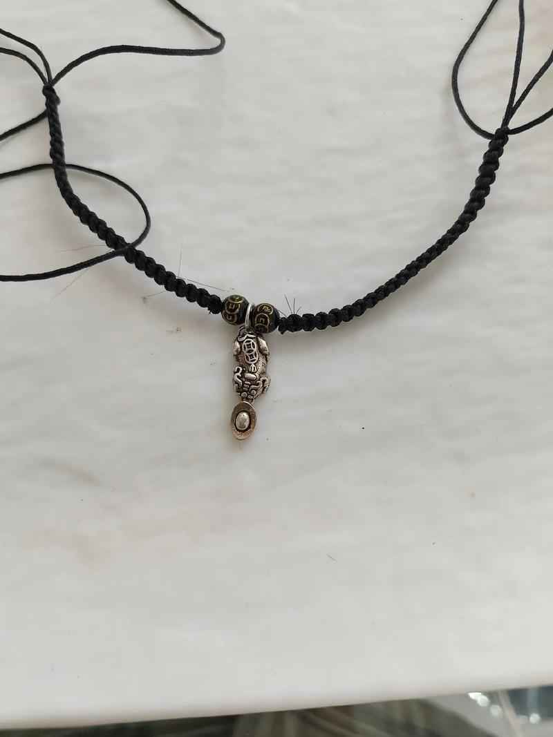 最近抖音剪头发做貔貅绳