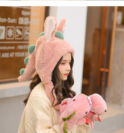 抖音耳朵会动的帽子女孩