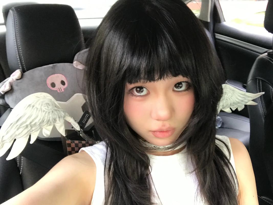 抖音上推销vc水的女孩