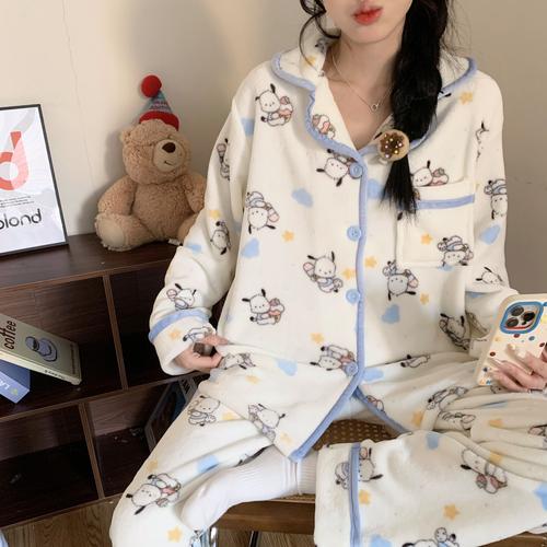 抖音睡衣女让外卖哥取暖