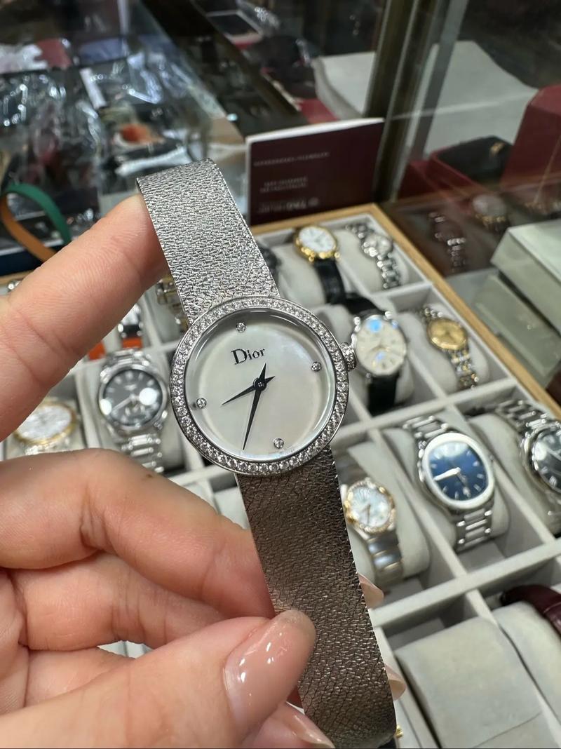 抖音上火的迪奥手表女款