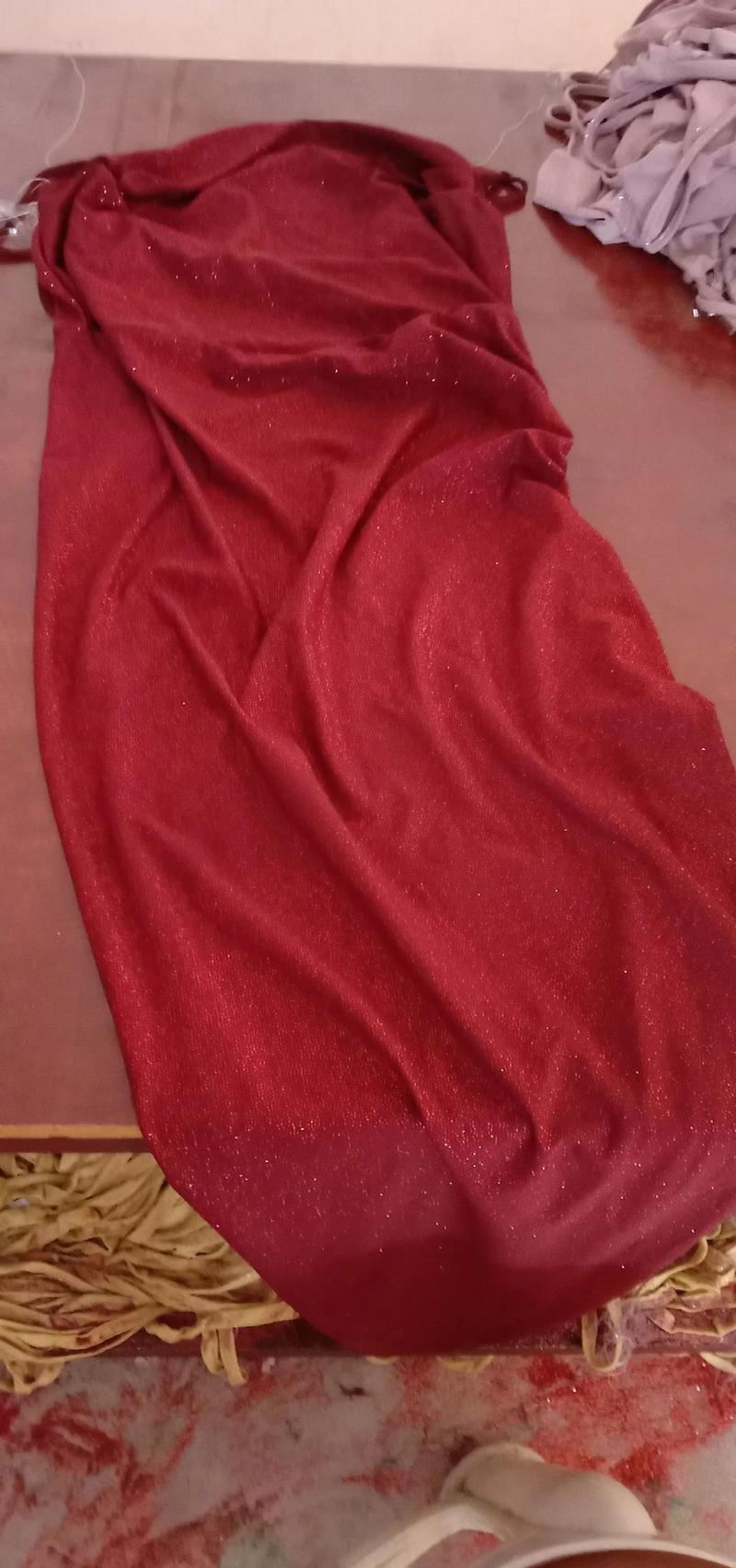 抖音发光的衣服什么原理