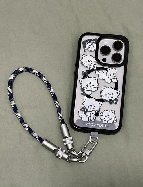 抖音利用充电线悬挂手机