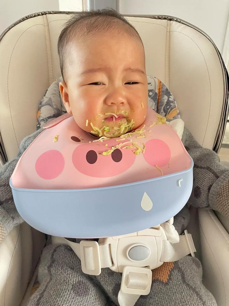 大人看抖音宝宝吃了涂料