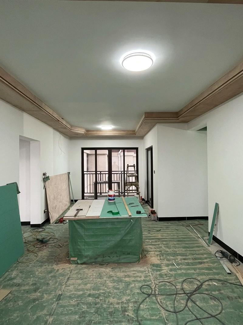 抖音里那个家里装修的人