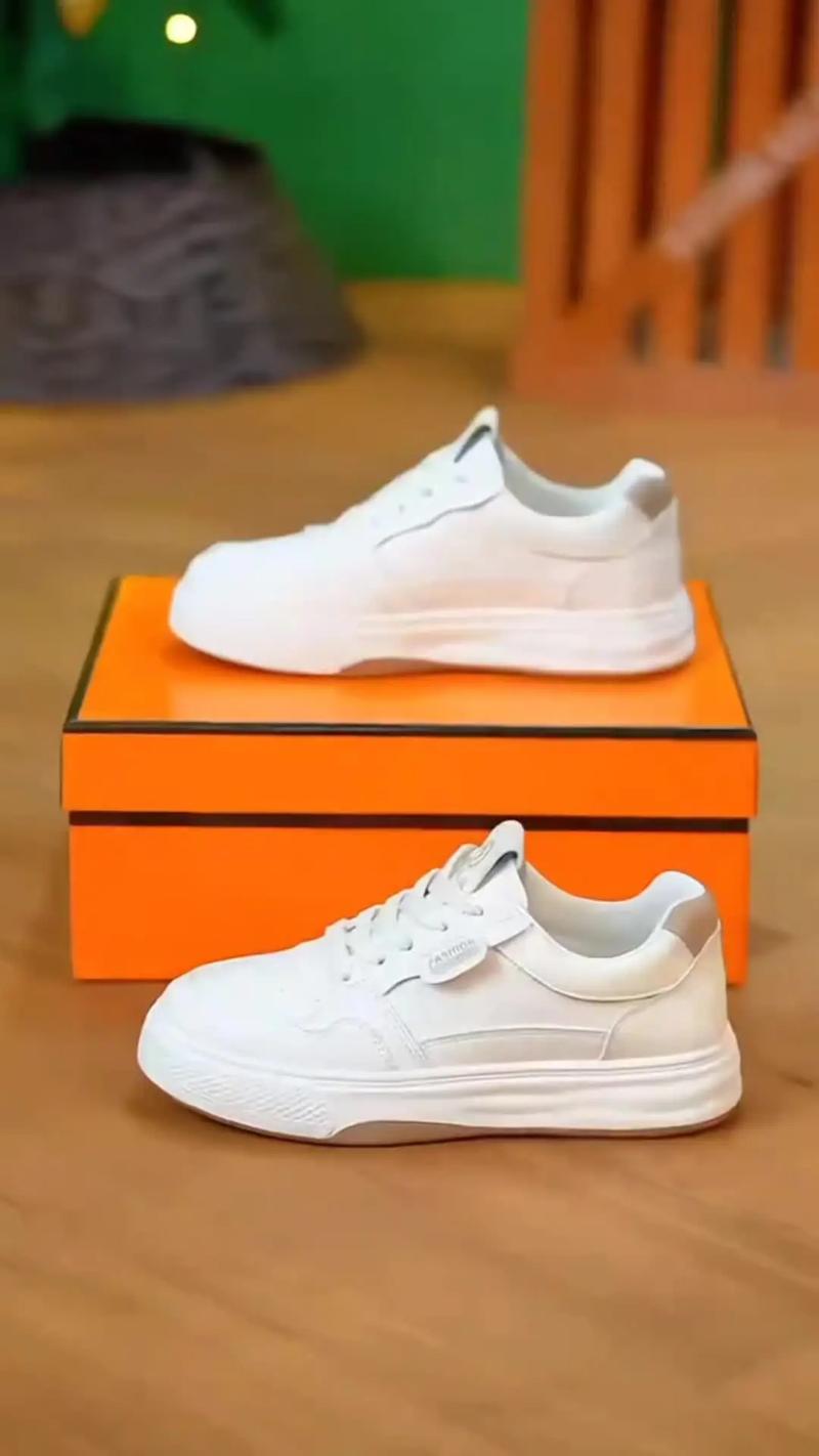 抖音 小白鞋 什么牌子