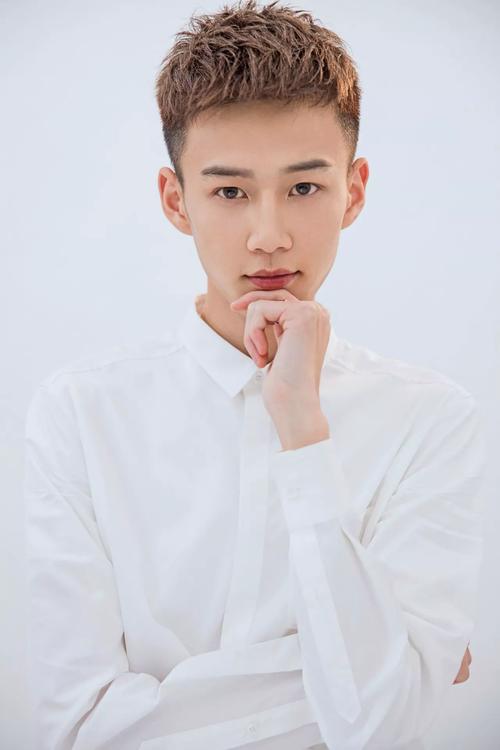 快手红人张驰校长头像