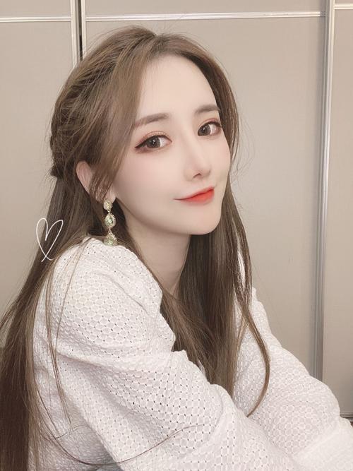 快手齐刘海舞蹈女主播