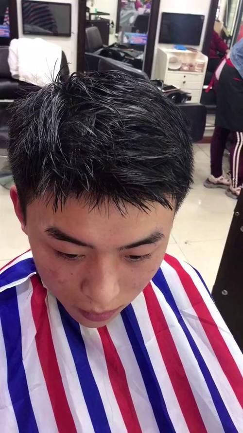 快手社会精神小伙发型