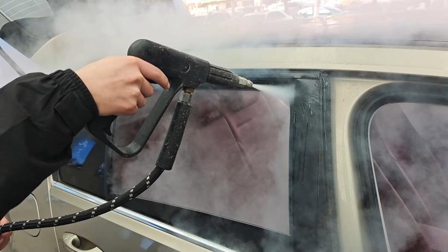 洗车快手桑拿蒸汽汽车