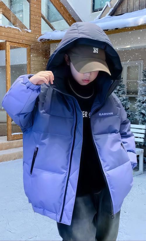 抖音同款渐变色羽绒服