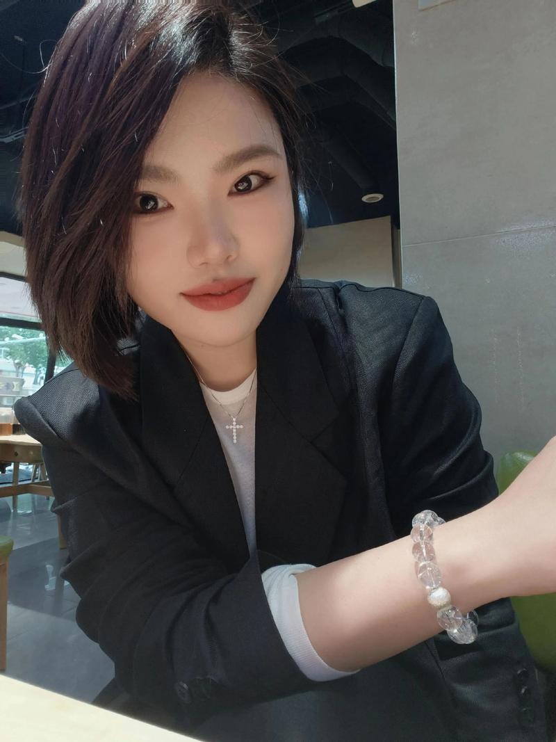 抖音只黑头发不黑头皮