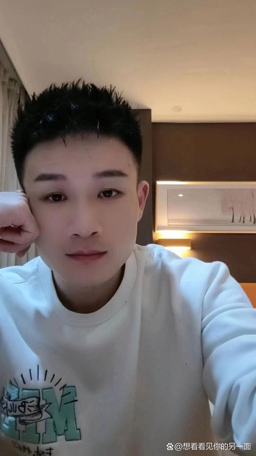 快手红人温柔大哥照片