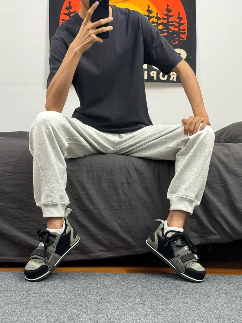 快手红人男生裤子搭配