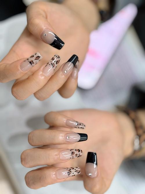 抖音网红同款黑白美甲