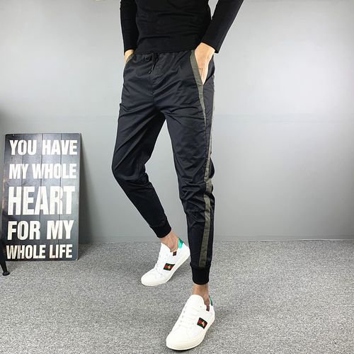 快手精神小伙裤子灰色