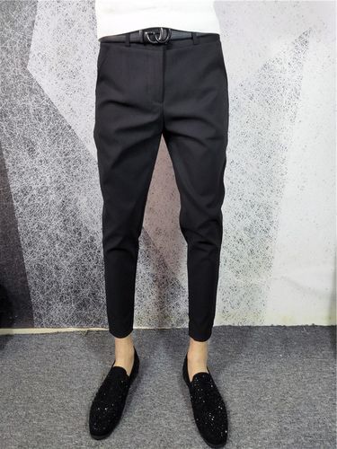 快手精神小伙裤子灰色