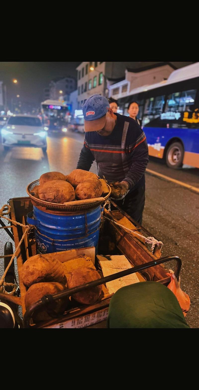 抖音上砸叫花鸡的用户