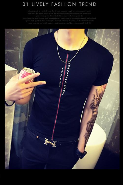 快手社会小伙黑色短袖