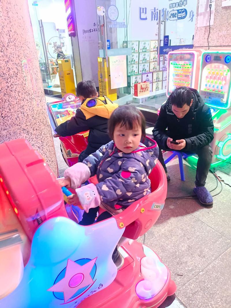 抖音上奶粉罐做摇摇车