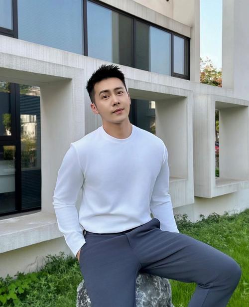 快手红人男生短发照片