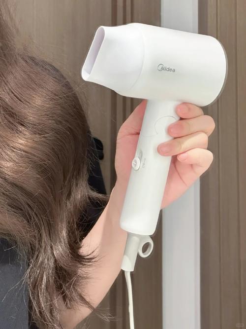 抖音吹风机瓶子吹头发