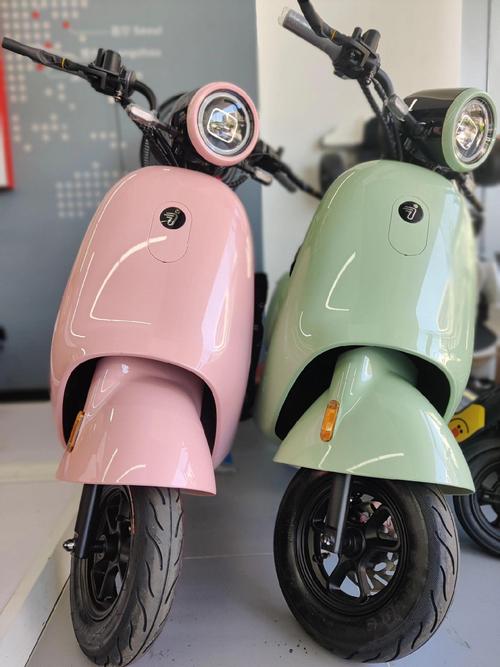 抖音上的可爱的电动车