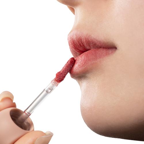 抖音上给衬衫纹嘴唇印