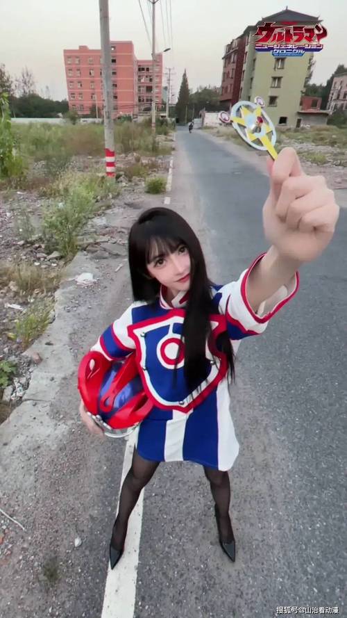 快手怪兽超人直播接吻