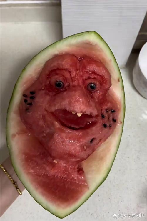 抖音切西瓜成鳄鱼形状