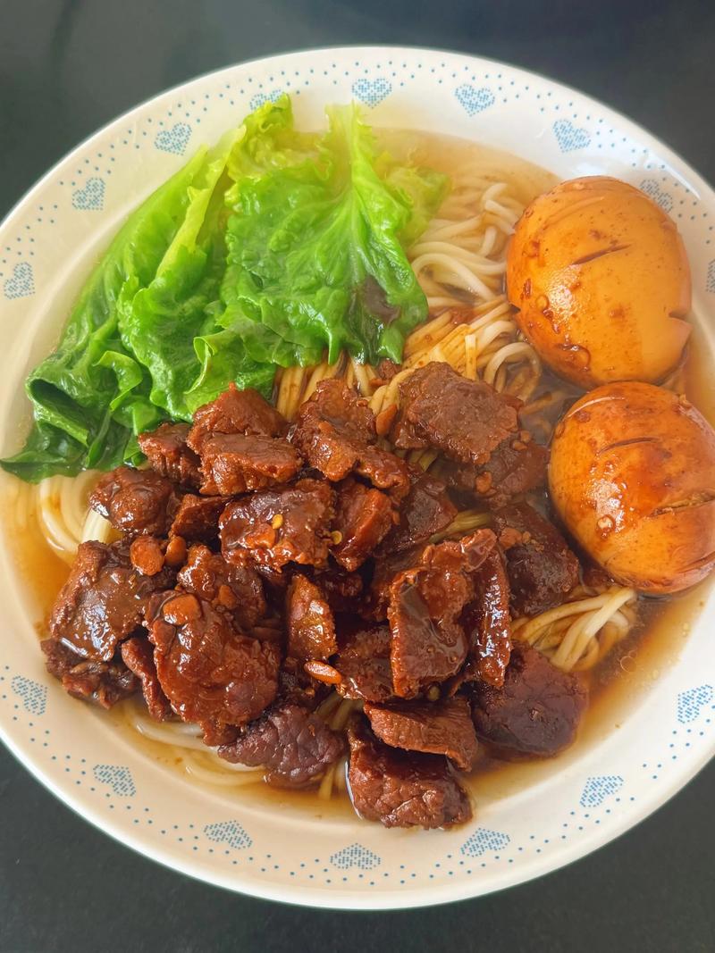 抖音很火的挤面条视频