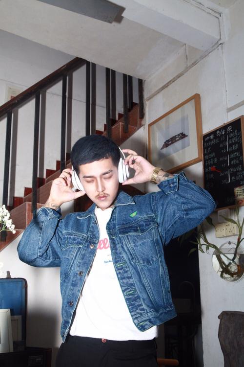 快手白鹤大人短发照片