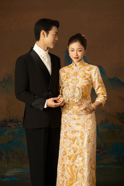 抖音秀和服时髦婚纱照