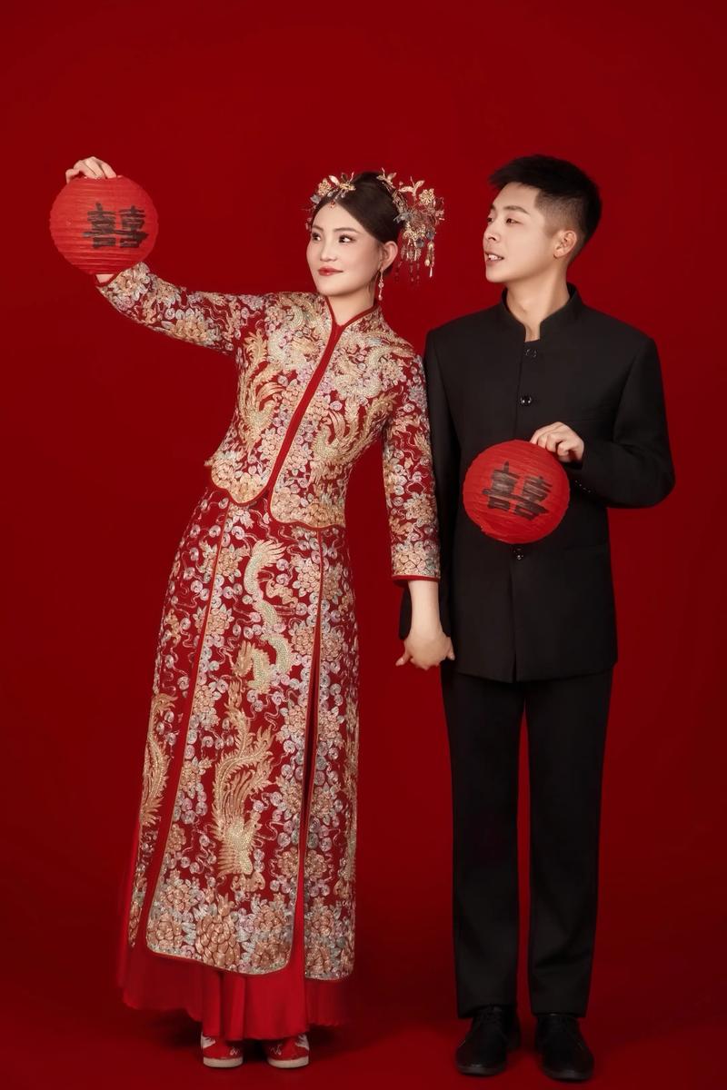 抖音秀和服时髦婚纱照