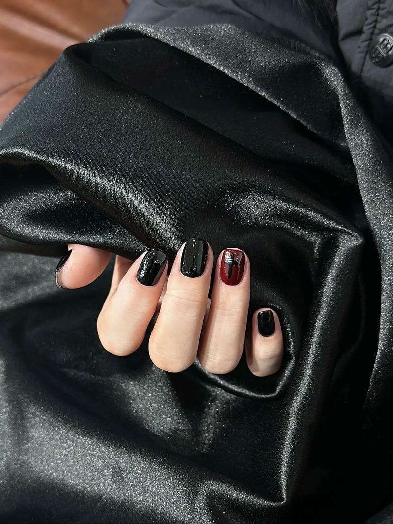 抖音同款黑色美甲图片
