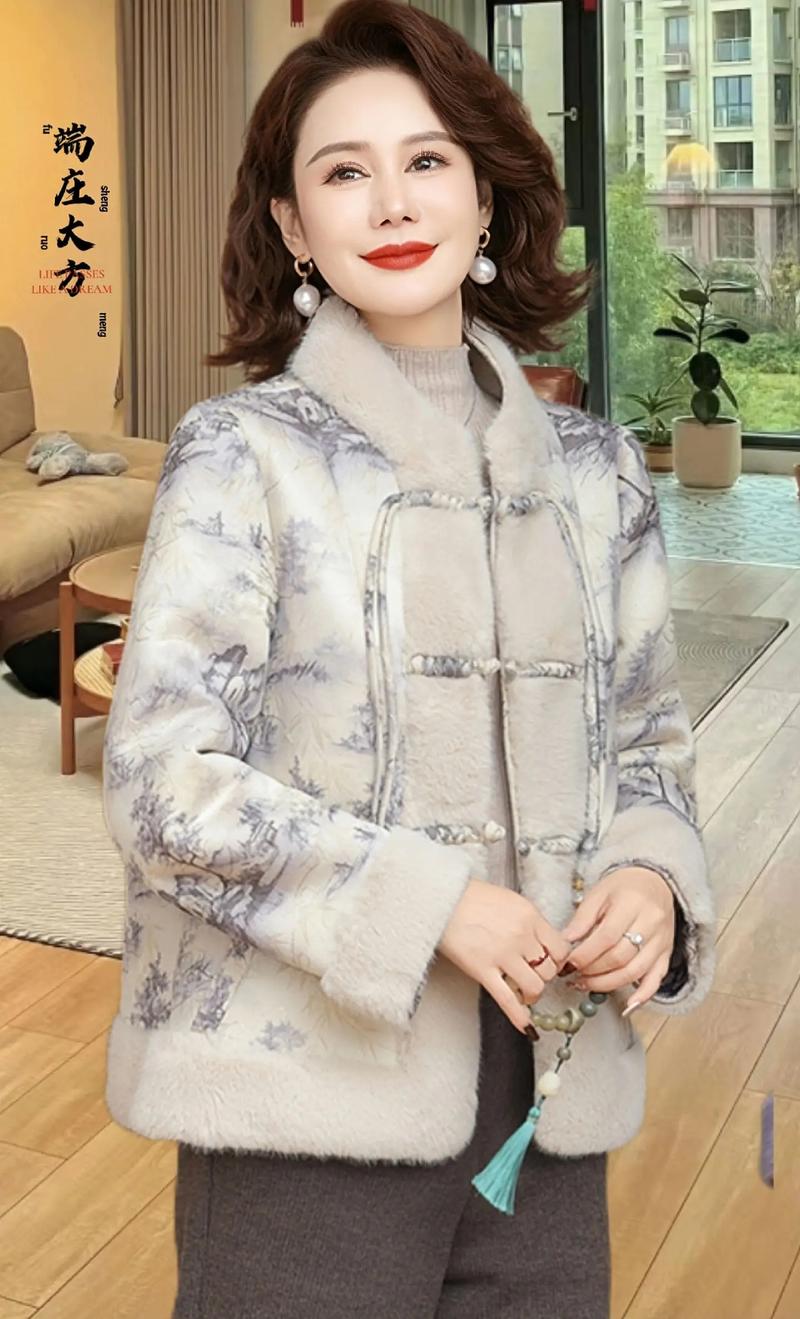 抖音女袄里面都是貂毛