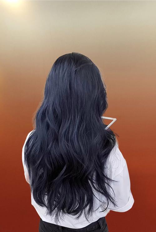 抖音最火的头发蓝黑色