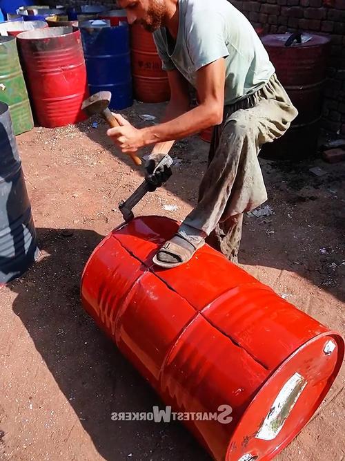 抖音上用油桶做的玩具