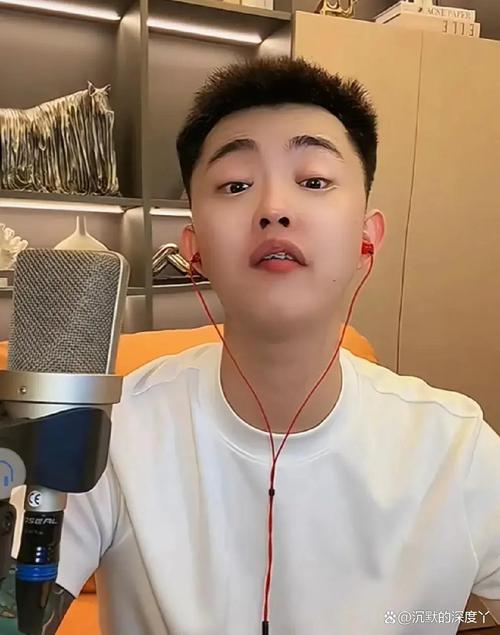 快手巴扎黑真名叫什么