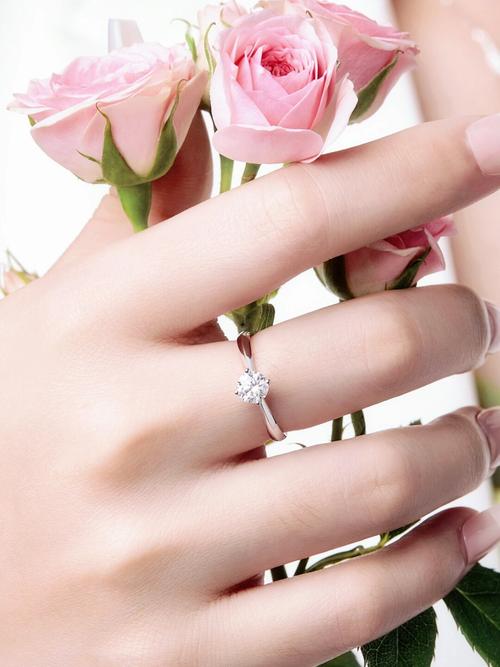 抖音最火的钻戒盒婚戒