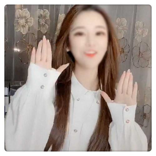 快手周周怎么挽的头发