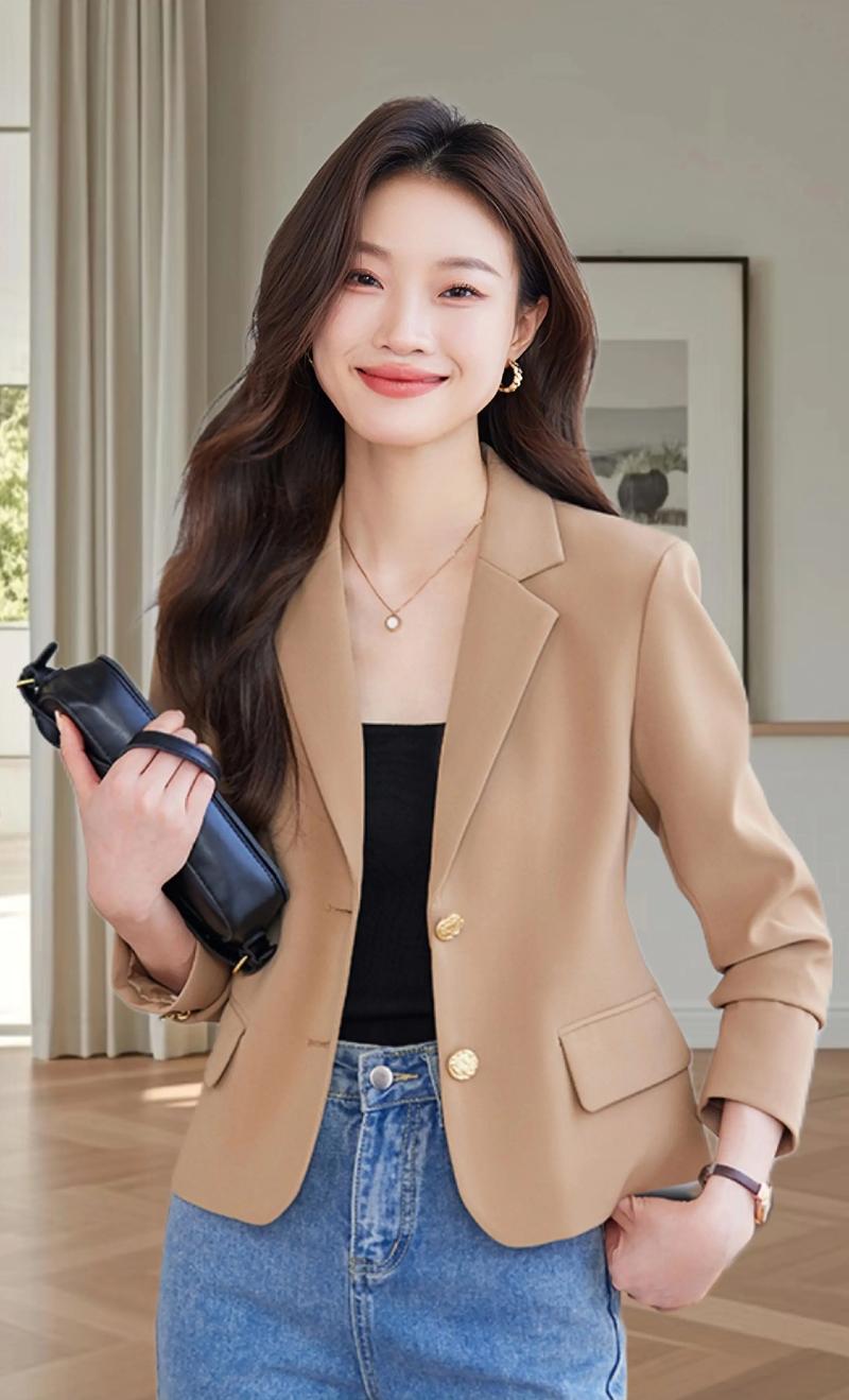 抖音上白色发光的衣服