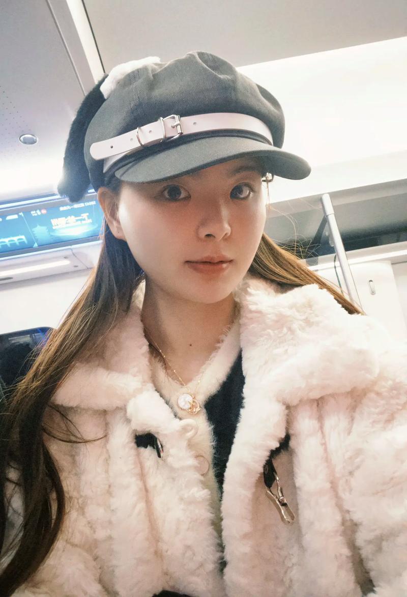 抖音帽子上的耳朵视频