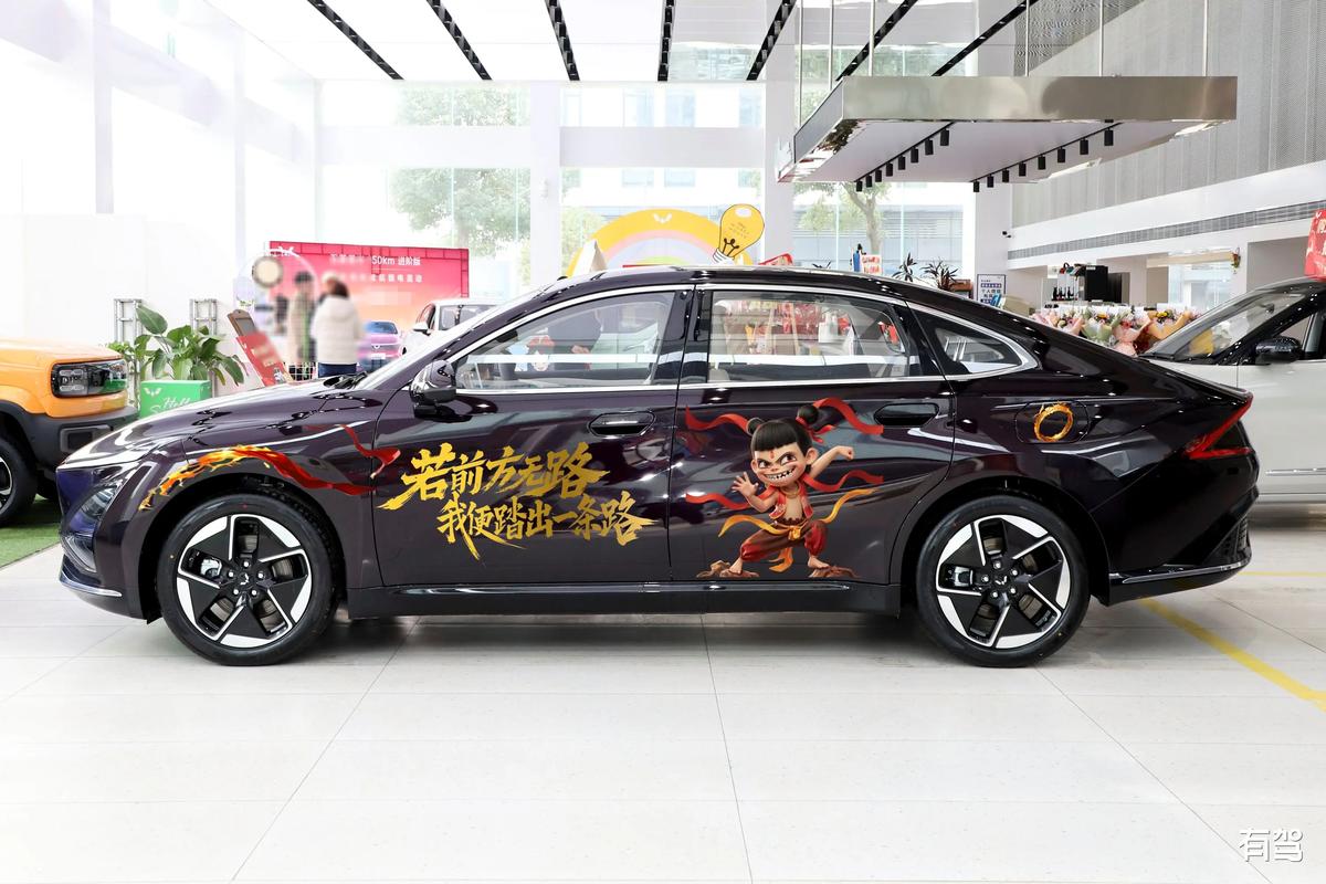 为什么贴抖音汽车贴纸