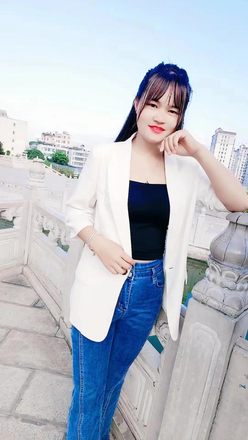 抖音广告的女生叫什么