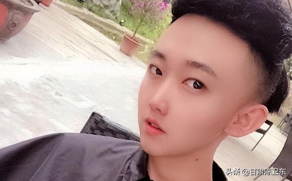 玩快手第一个网红是谁