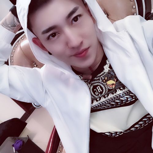 快手李耀阳脖子纹的啥