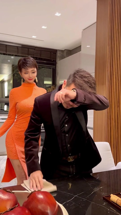 抖音里的卡卡1995