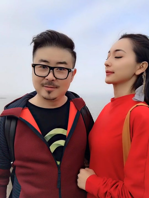 抖音里的卡卡1995