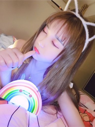 快手杨清柠用铁勺捅处